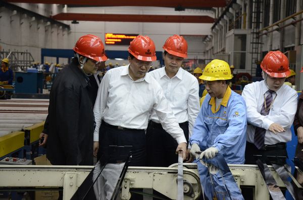 巴中市委書記李剛一行蒞臨我司考察