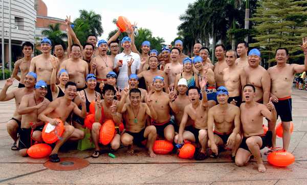 我司助力佛山游泳協(xié)會(huì)參加2013年橫渡珠江活動(dòng)
