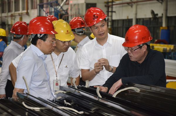  廣元市王菲市長一行蒞臨我公司考察