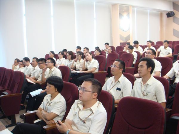 華昌商學(xué)院重啟終端形象新思維