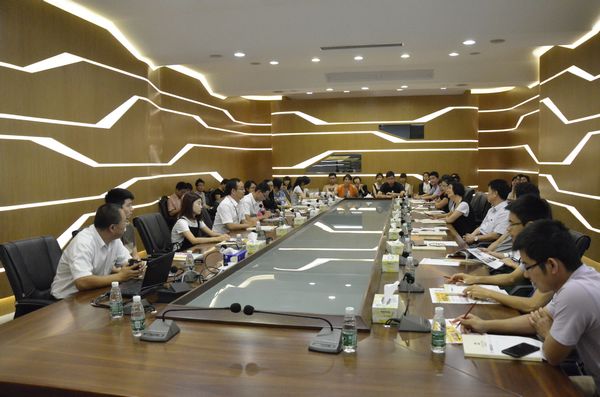 南海區(qū)各鎮(zhèn)街總商會秘書一行蒞臨我司參觀指導(dǎo)