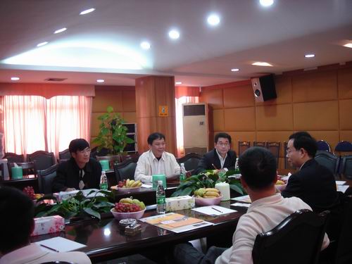 始興縣委、縣政府領(lǐng)導(dǎo)到公司參觀考察