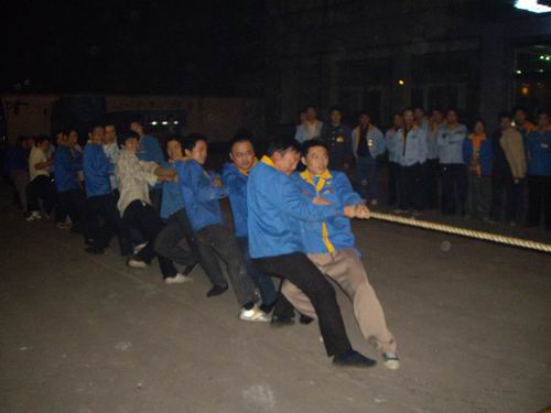 山東分廠慶國慶舉行拔河比賽