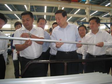 江蘇省省長來我公司視察工作