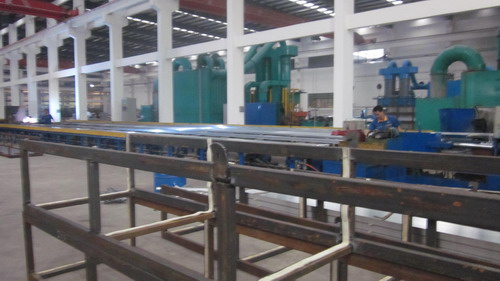 秋風(fēng)送爽   機(jī)聲傳喜