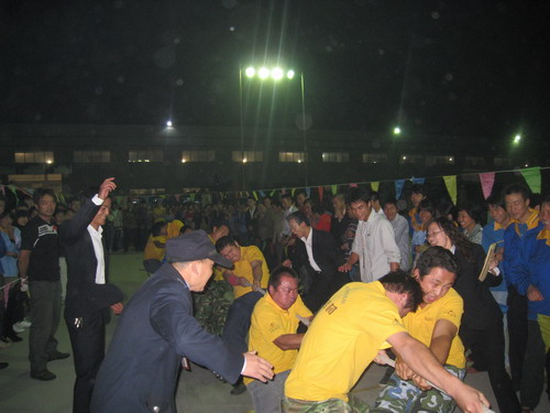 歡天喜地慶國慶，五彩繽紛展風(fēng)采