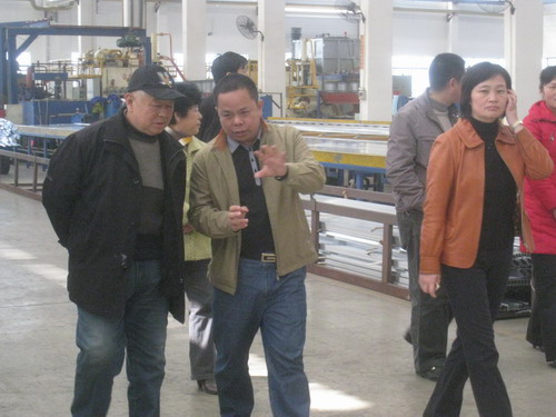“百日會(huì)戰(zhàn)”期間,市各級(jí)領(lǐng)導(dǎo)多次蒞臨我公司參觀(guān)考察
