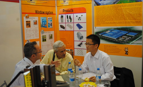 廣東華昌鋁廠國(guó)際貿(mào)易部參加2011年哈薩克斯坦中國(guó)商品展覽會(huì)