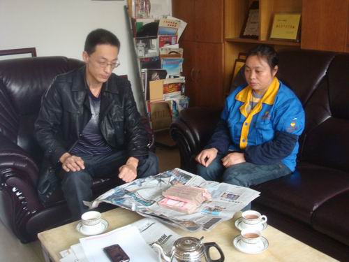 慰問送關(guān)懷，伸手獻(xiàn)愛心