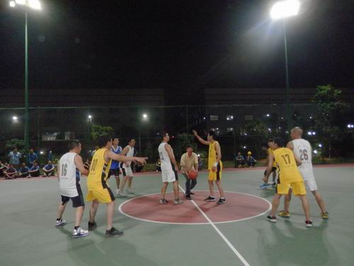 華昌慶中秋佳節(jié)，員工齊為祖國慶生