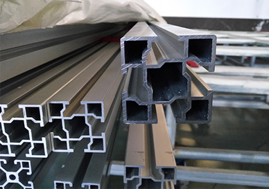 工業鋁型材廠家(ch見n)對鋁型材陜架加工管理!