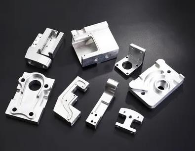 鋁型材廠家(ch見n)與鋁型材深加工生產廠家(ch見n)有什麼不一樣?